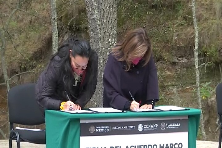 Firma Lorena Cuéllar convenio para proteger el Parque Nacional La Malinche