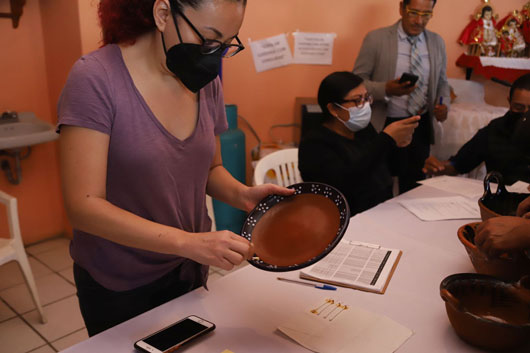 Verifica FONART que artesanos tlaxcaltecas empleen esmaltes libres de plomo