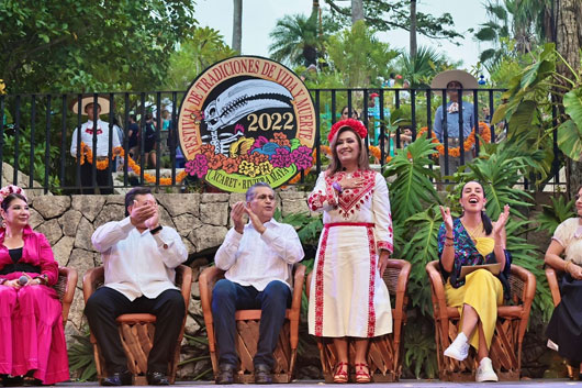 Asistió gobernadora a la inauguración del Festival de Tradiciones de Vida y Muerte en Xcaret