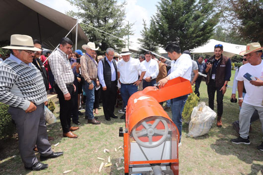 Inaugura gobierno del estado primera feria regional de la gente del campo