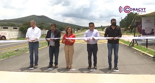 Inauguró gobernadora Lorena Cuéllar obras carretas en Lázaro Cárdenas y Terrenate