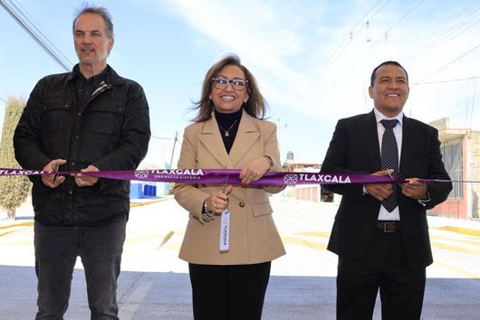 Entrega gobernadora Lorena Cuéllar obra pública en Tetla