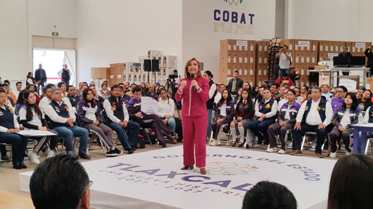 Entregó gobernadora Lorena Cuéllar equipamiento y computadoras al COBAT