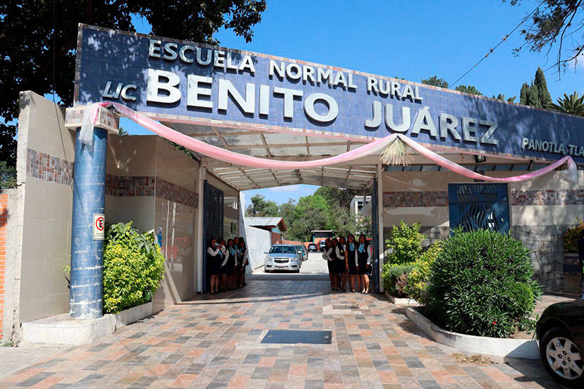 Escuela Normal Rural “Lic. Benito Juárez” obtiene certificación internacional