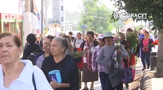 Acuden peregrinos a venerar a la Virgen de Ocotlán