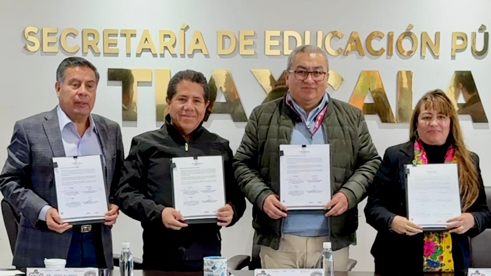 Autoridades educativas firmaron convenio para la vinculación de servicio social en el sector público