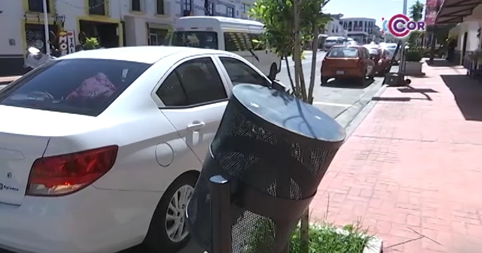 Piden habilitar contenedores de basura en la avenida Tlahuicole