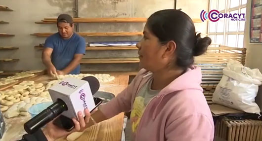 Tahoneros mantienen viva la tradición de elaborar “pan de muerto”