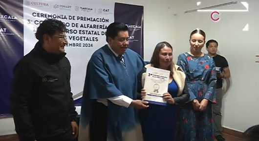 Premiaron a ganadores de los Concursos Estatales de “Fibras Vegetales” y “Mujer Alfarera” 2024